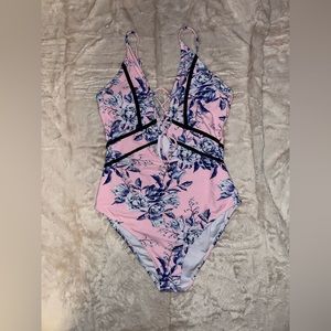 Beautiful, pink and purple cupshe one piece swim